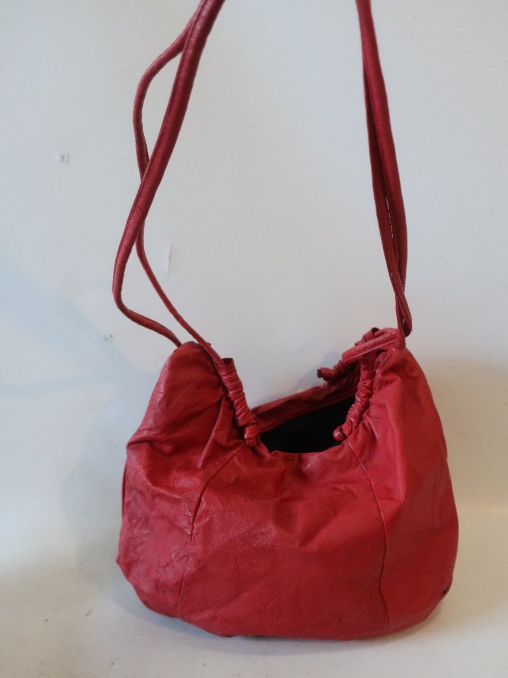 Womens Sereta Red Leather Shoulder Bag